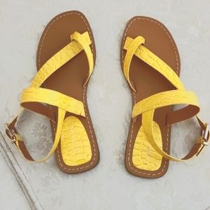 Antonio Melani Macomb Croc-embossed Yellow Leather Sandals  NWOT Size 6.5